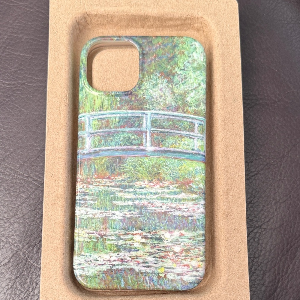 Elegant Multicolor Phone Case with Monet’s Bridge Design
iPhone 13